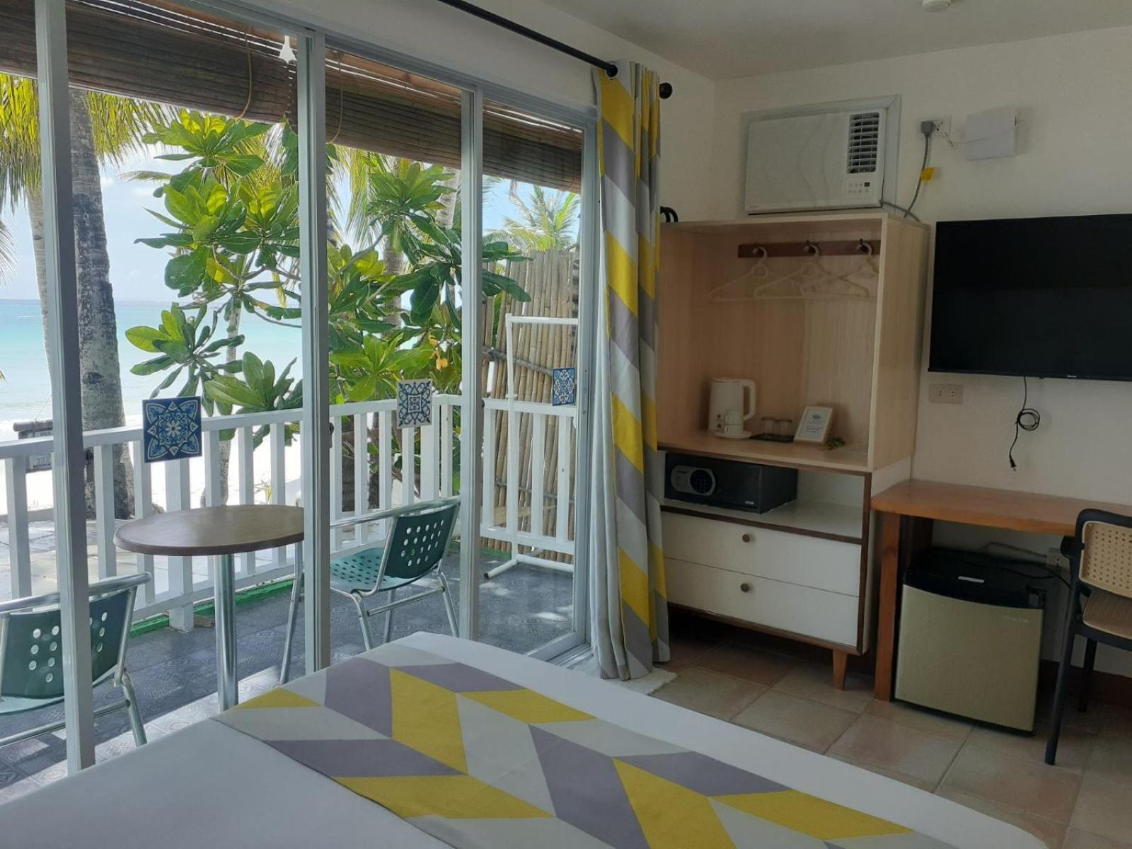 Bluewaves Beach House Balabag  Екстериор снимка