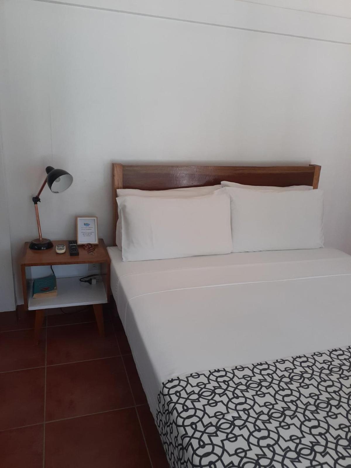 Bluewaves Beach House Balabag  Екстериор снимка