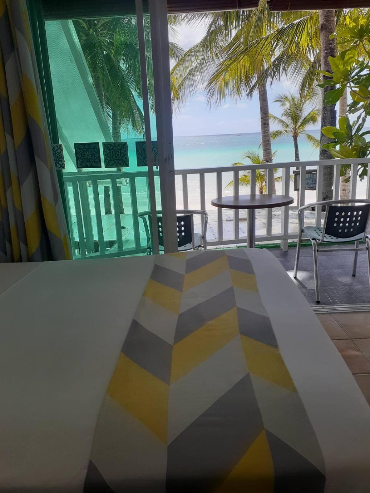 Bluewaves Beach House Balabag  Екстериор снимка