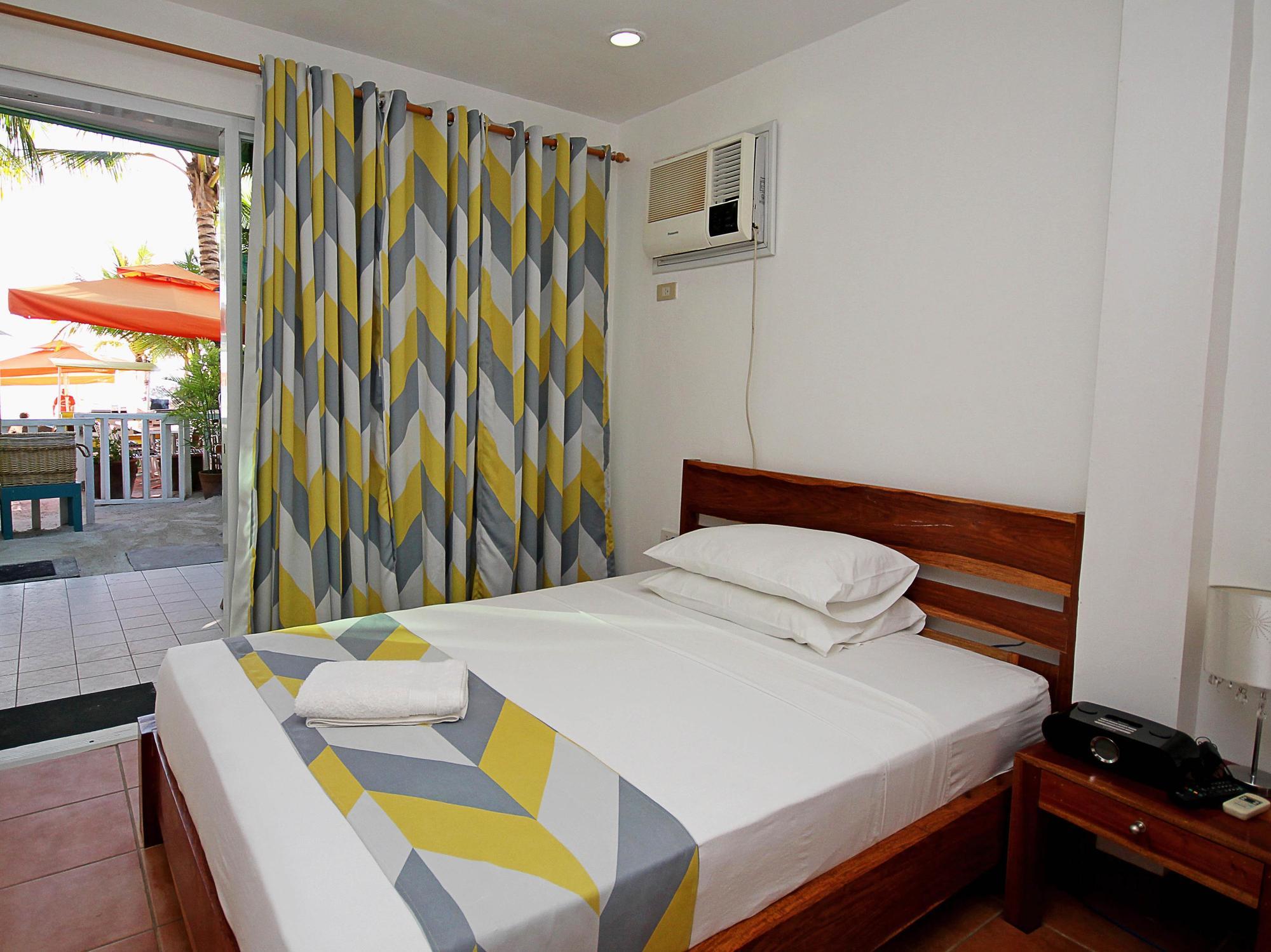 Bluewaves Beach House Balabag  Екстериор снимка